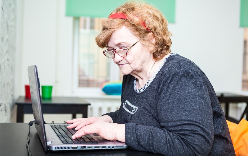 Un risc al măririi vârstei de pensionare: se țin ocupate locuri de muncă pe care le pot ocupa tinerii, în rândul cărora șomajul a ajuns la 20%!