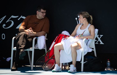 16 ianuarie 2022. Simona Halep și Toni Iuruc, în timpul pregătirii campioanei pentru Australian Open | Foto: Profimedia