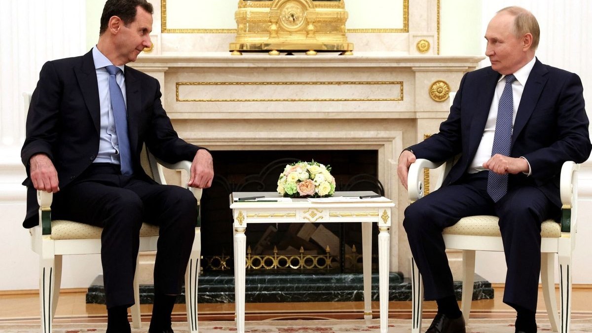 Bashar al-Assad (stânga) și Vladimir Putin în timpul unei întrevederi la Moscova, în iulie 2024 Foto: Hepta
