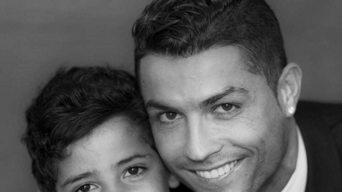 Cristiano Ronaldo va avea gemeni! Nu sunt făcuți cu iubita lui, Georgina! Cristiano, aici alături de fiul lui