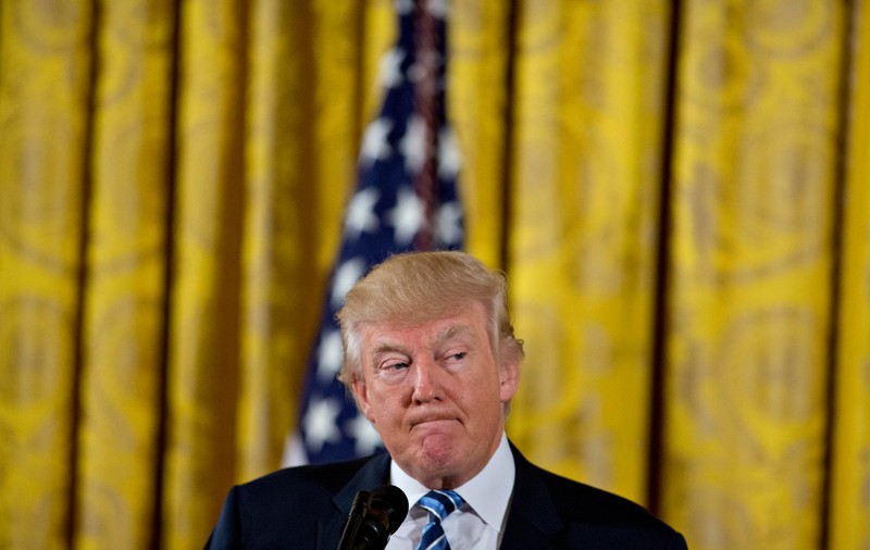 Rihanna, Miley Cyrus și alte vedete îl atacă dur pe Donald Trump