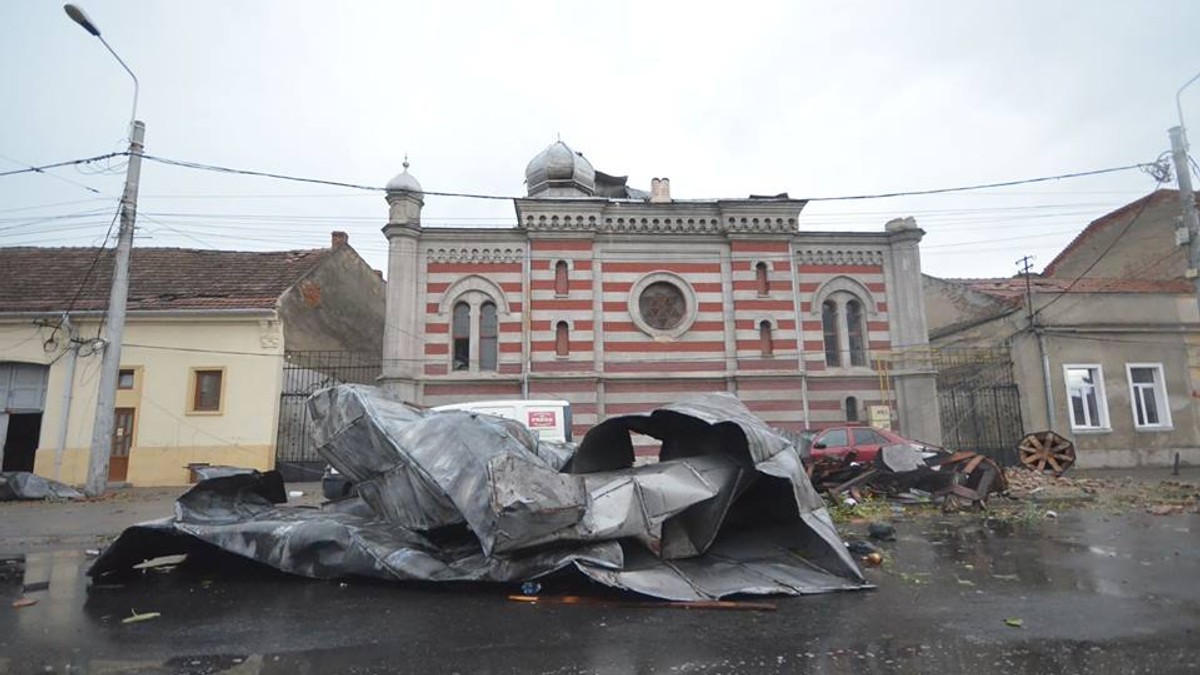 Sinagoga distrusa de furtuna