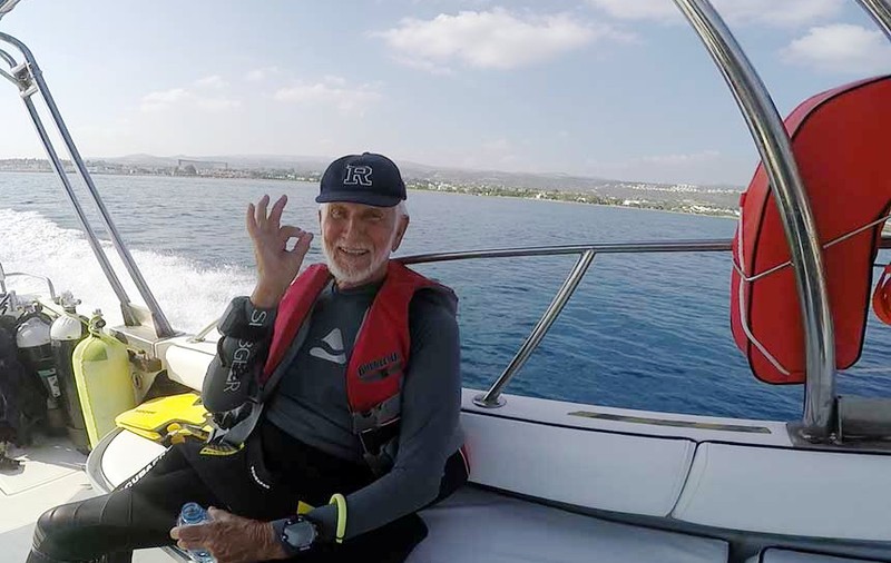 Cel mai vârstnic practicant de scufundări marine are 95 de ani. "Sper să pot și la 96"