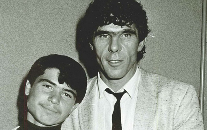 Legendarul fotbalist olandez Willem van Hanegem a vrut să înfieze, în 1984, un superjunior de la Farul. "Voia să mă scoată din ţară în portbagajul unei maşini"