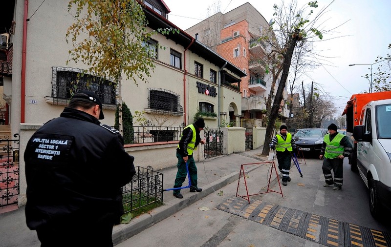 Proiect împotriva parcagiilor ilegali, în Parlament: Închisoare de la 6 luni la 2 ani pentru cei care cer bani pe locurile de parcare