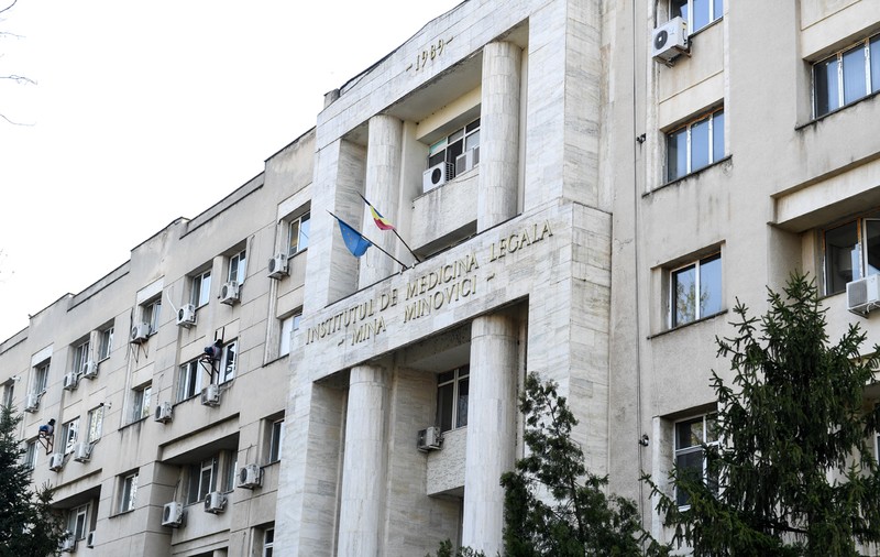 INML a cumpărat ață de cusut cadavre și dispersoare de dezinfectant de la o firmă de reparații aer condiționat