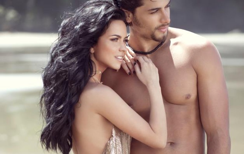 INNA, în braţele fostului iubit al MADONNEI! Uite ce FIERBINTE se ating cei doi | VIDEO