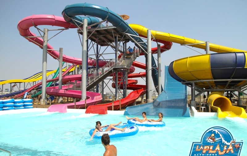 Vezi cât COSTĂ INTRAREA şi CUM ARATĂ CEL MAI MARE PARC DE DISTRACŢII ACVATIC DIN ROMÂNIA! 