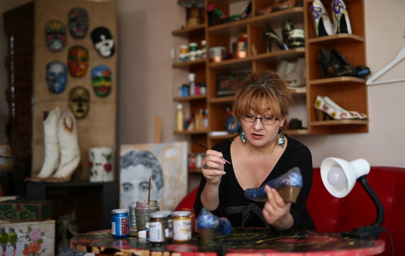 REPORTAJ/ A renunțat la o carieră în publicitate ca să-și urmeze visul: să picteze (GALERIE FOTO)