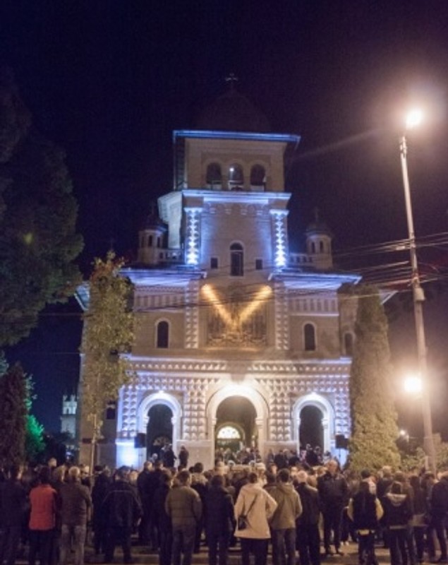PAȘTE 2016: HRISTOS A ÎNVIAT! Așa petrec românii de Paște, pe 1 MAI! FOTO&VIDEO