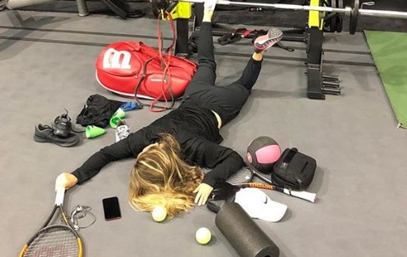 FOTO | Simona Halep, întinsă pe podea: Acesta este rezultatul a 4 meciuri în 48 de ore