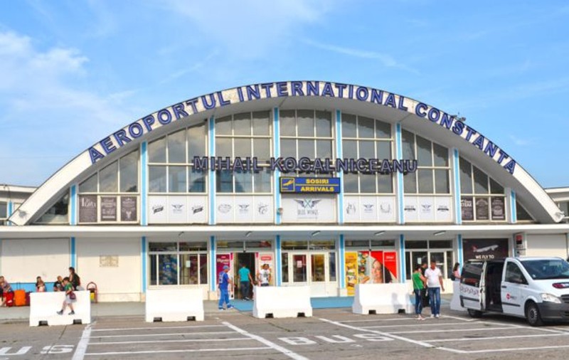 O călătorie de 30 de ore. Cum au fost duși în carantină românii întorși din străinătate: “Ne-au băgat în autocare de pe vremea lui Ceaușescu”