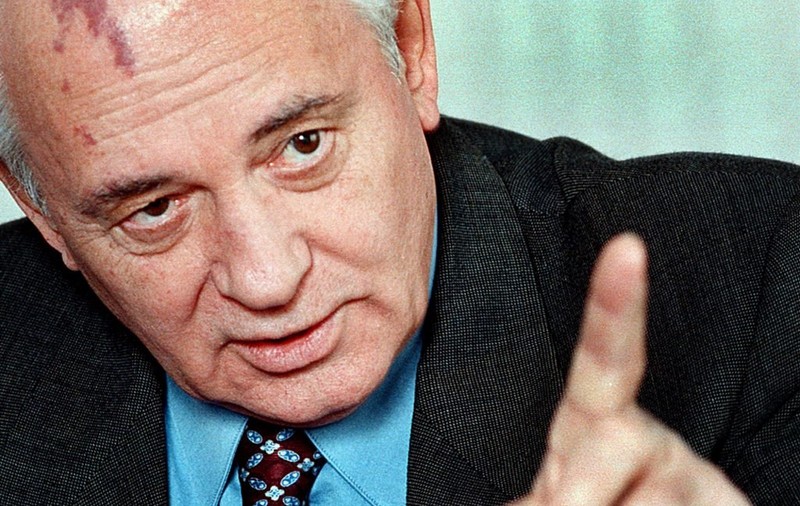 INTERVIU. Emil Hurezeanu, despre moștenirea lui Mihail Gorbaciov: „A interzis votca și a introdus libertatea de expresie. A fost considerat de ruși groparul propriei țări. Dar noi trebuie să-i fim recunoscători”