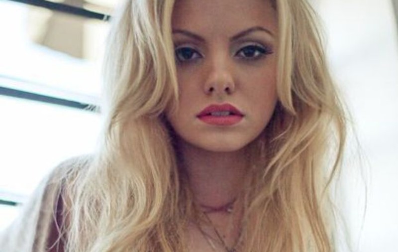 Alexandra Stan s-a îngrășat. Imaginea care i-a lăsat mască pe fani. Cum arată artista acum