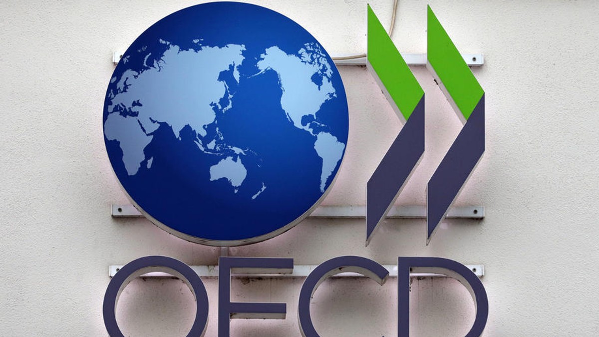OECD: Economia globală va înregistra cel mai semnificativ declin pe timp de pace din ultimii 100 de ani FOTO: EPA