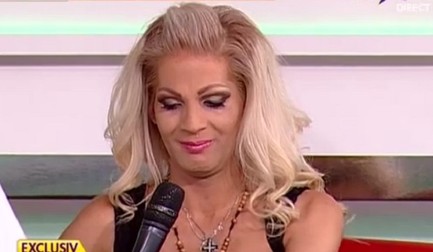 Transexualul Naomi plânge în fiecare noapte. Ce i-a făcut iubitul