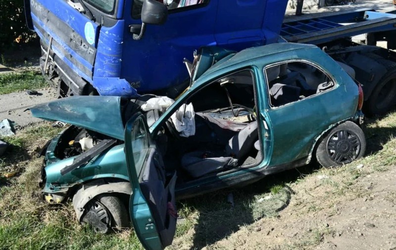 Un tată și-a văzut copiii morți într-un accident în timp ce mergea cu autobuzul acasă, într-un oraș din Serbia