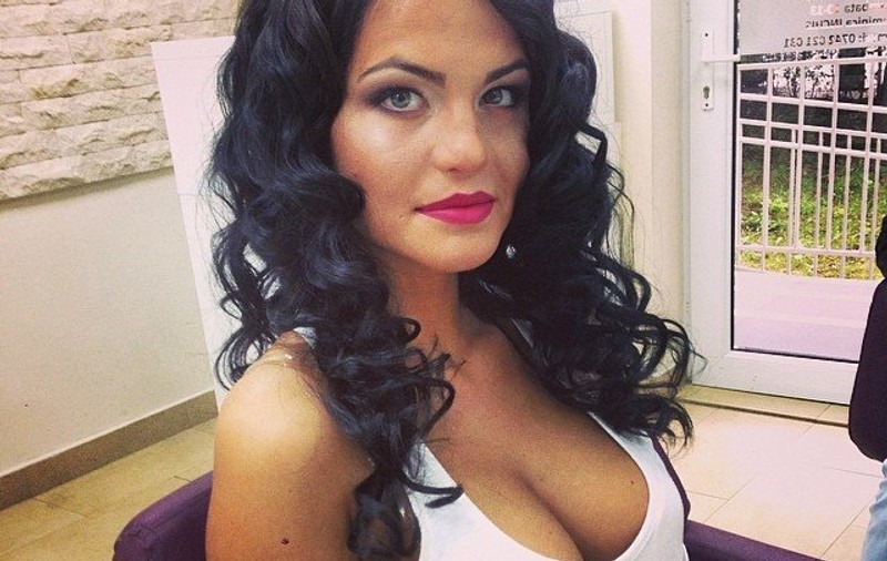 GALERIE FOTO HOT / Steliştii nu se vor mai concentra la joc dacă o vor vedea în tribune diseară