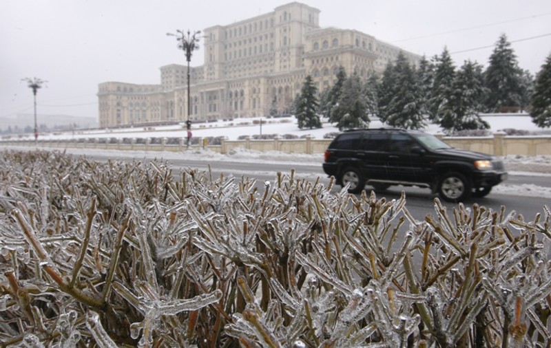 AVERTIZARE METEO: Intensificări de vânt şi ger până sâmbătă