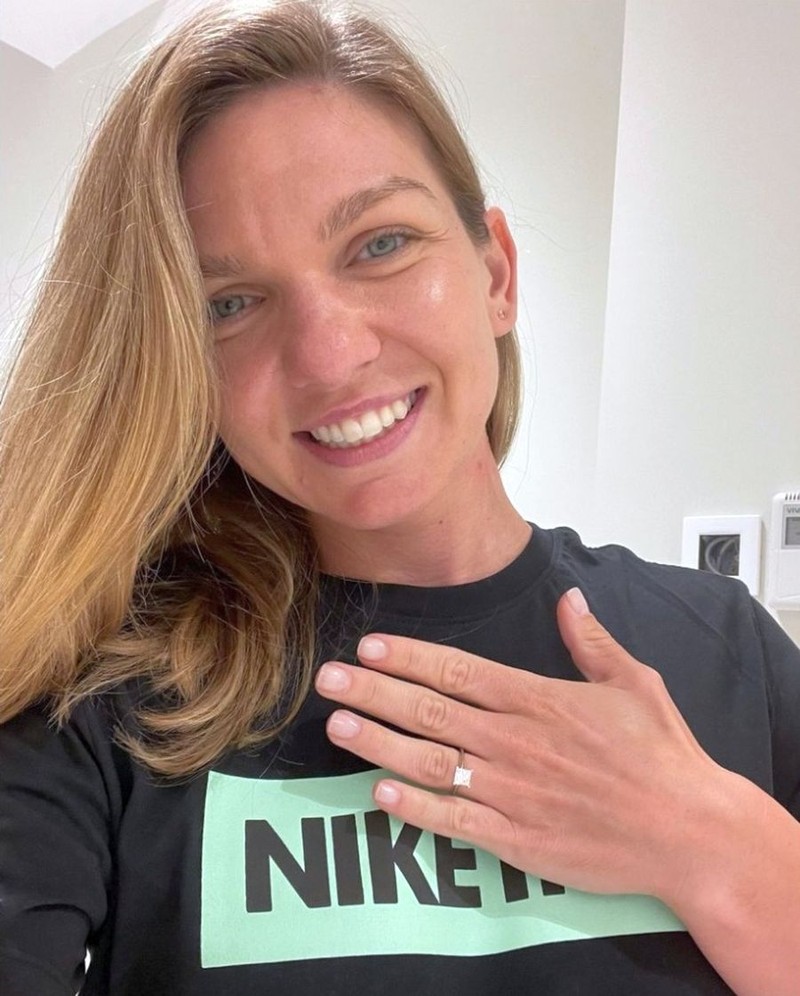 Simona Halep le-a arătat prietenilor inelul de logodnă FOTO: GSP