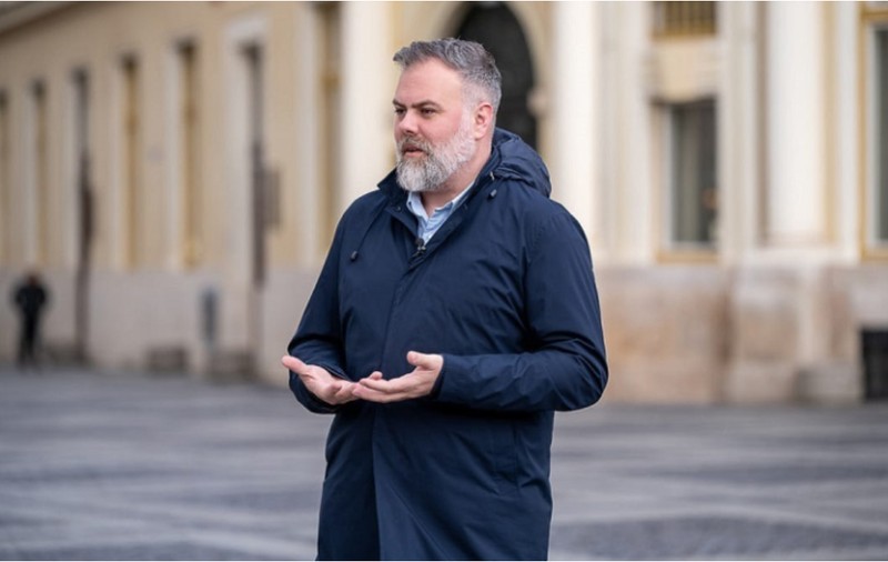 Mesajul controversat al directorul Bibliotecii Judeţene ASTRA din Sibiu: „Am ajuns să mă bucur că s-a furat coiful”