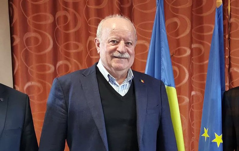 PORTRET. Primar de 34 de ani. Ioan Iancu Popa a câștigat al nouălea mandat cu peste 68% din voturi. Unul din secretele succesului: „Ajunge la muncă cu o oră înaintea tuturor”