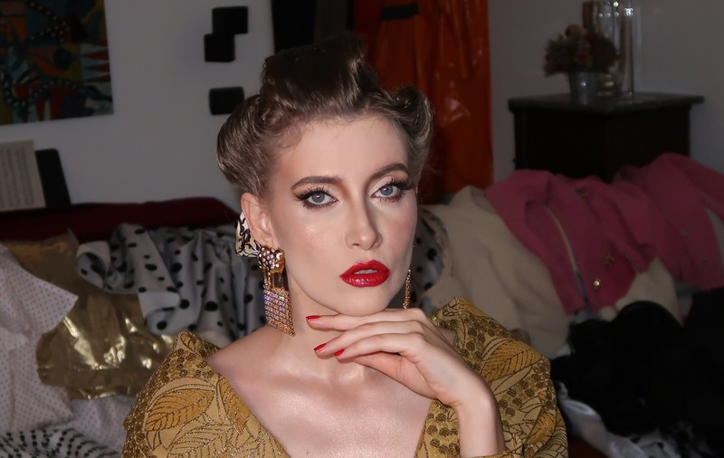 Iulia Albu prezintă „I.A. cu stil” la Antena Stars, din 17 septembrie. „Nu vei şti niciodată când vin în vizită”