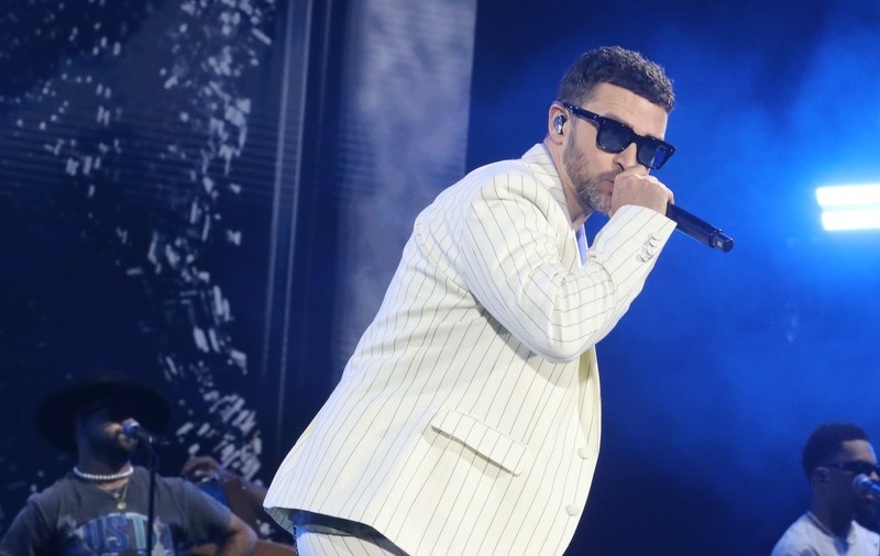 Justin Timberlake a ajuns azi în România, pentru concertul de la Electric Castle și a venit însoțit de Jessica Biel. Cerințele speciale ale soției artistului