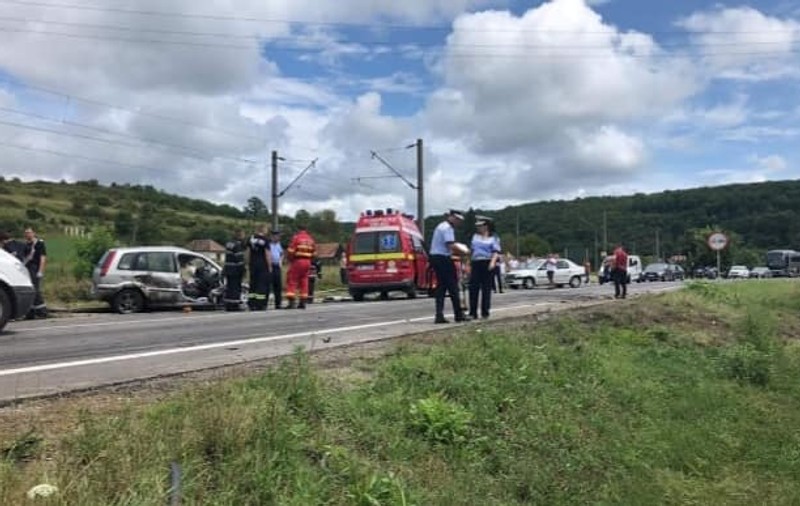Un copil de cinci ani a murit în urma unui teribil accident în Mureș. Mama lui, care este gravidă, a decedat și ea