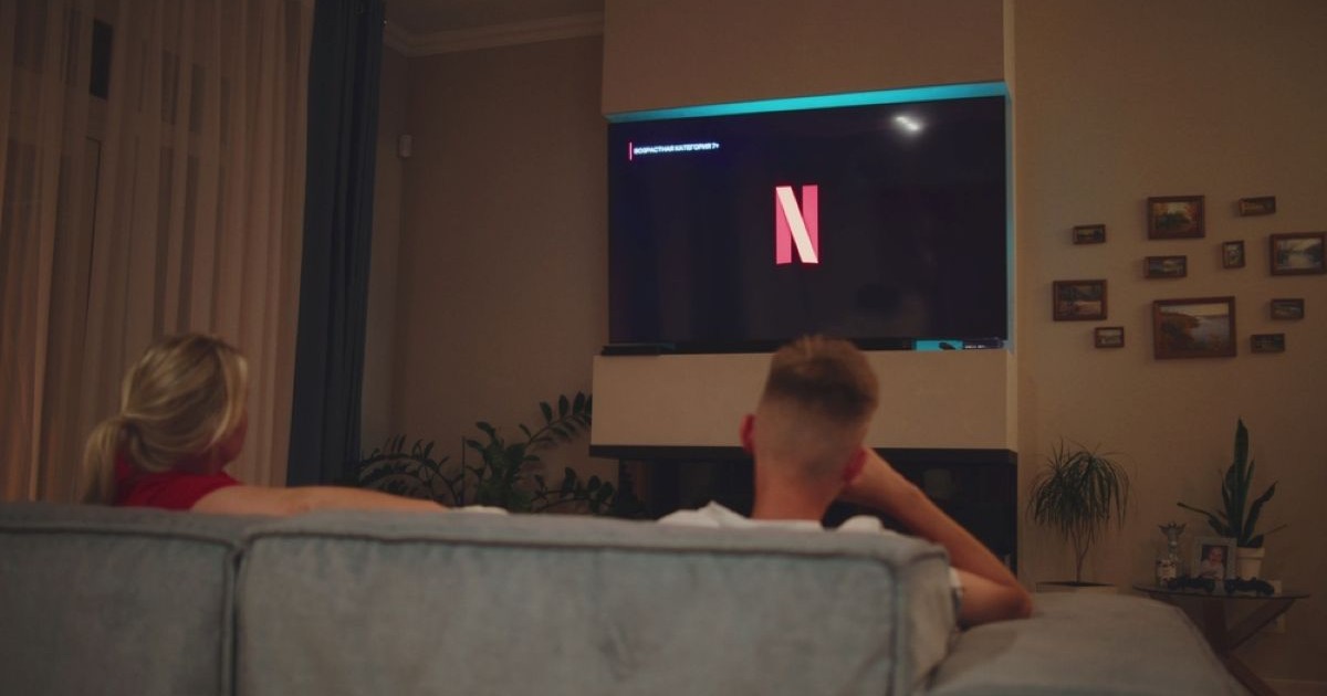e seriale și filme noi poți să urmărești pe Netflix în octombrie 2025