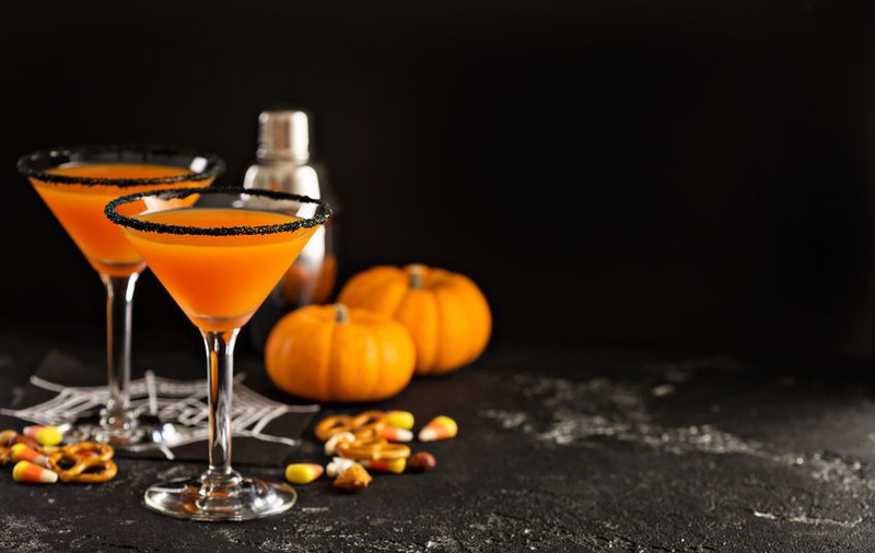 Băuturi de Halloween - idei de cocktailuri cu și fără alcool speciale