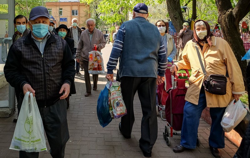 Autoritățile relaxează restricțiile pentru persoanele de peste 65 de ani. Care sunt noile prevederi din Ordonanța Militară 10