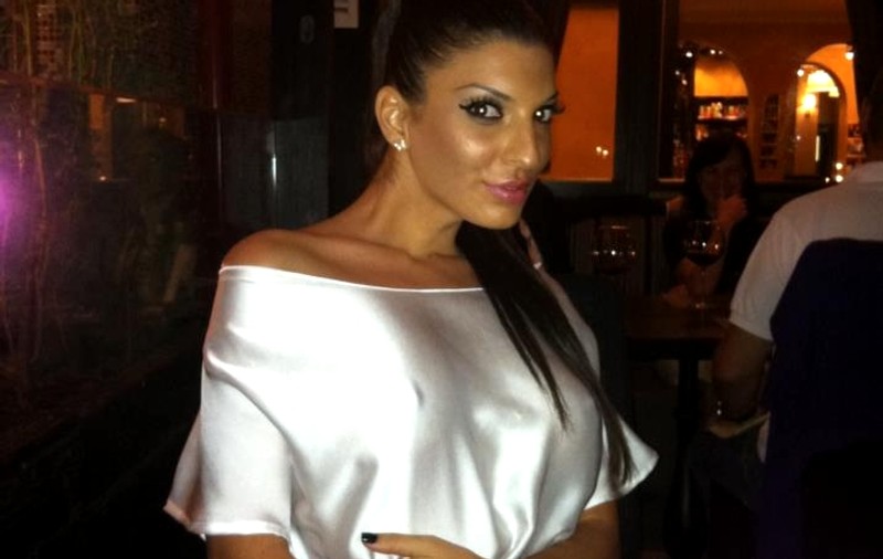 Mitea, nu eşti gelos? Andreea Tonciu, CU SFÂRCURILE LA VEDERE, în public! | FOTO 