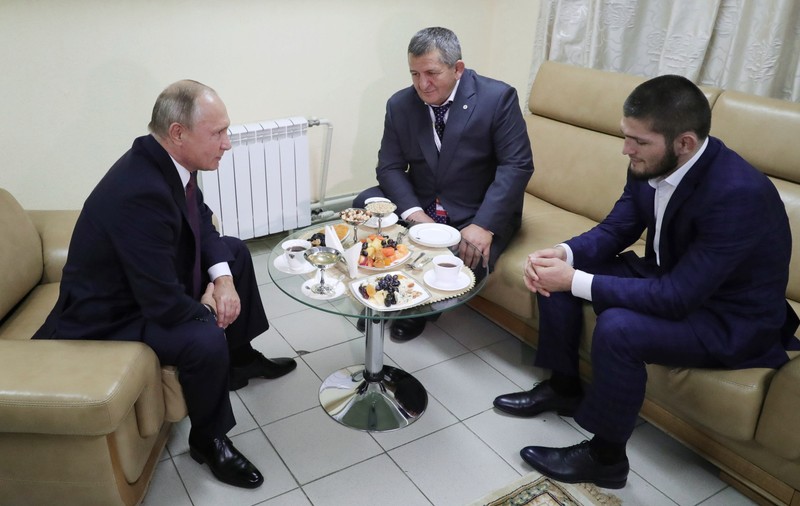 Preşedintele Vladimir Putin l-a felicitat joi pe luptătorul rus Habib Nurmagomedov pentru titlul UFC