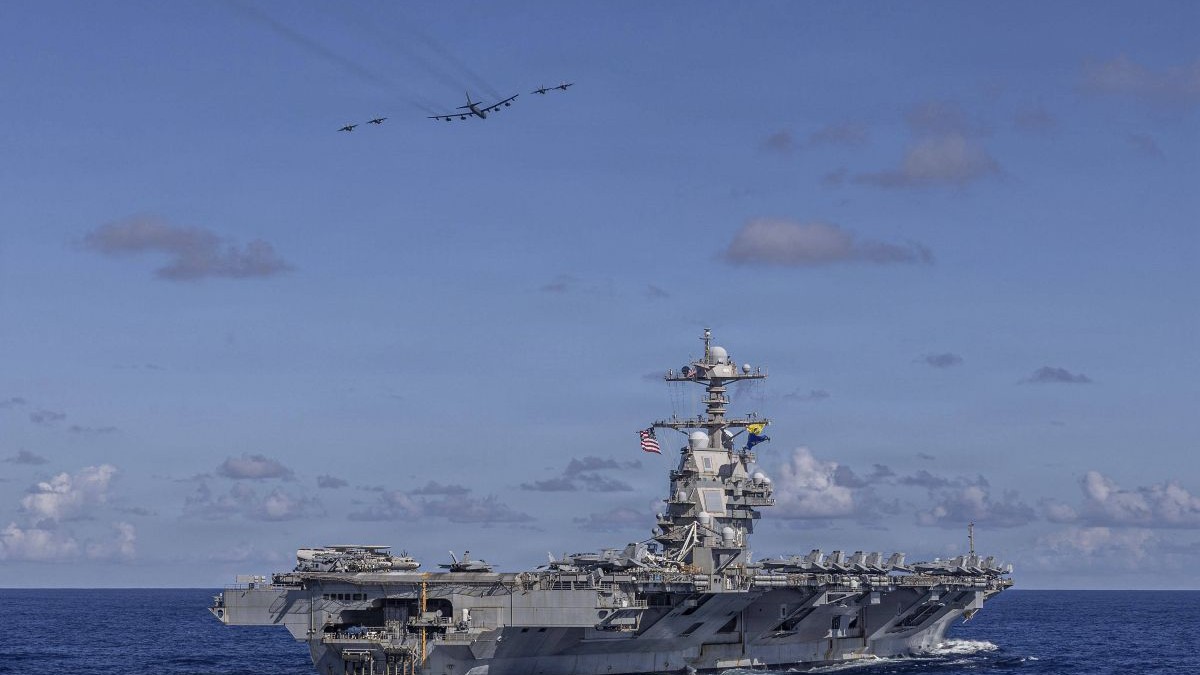 Portavionul USS Gerald Ford în Oceanul Atlantic, 13 noiembrie 2025