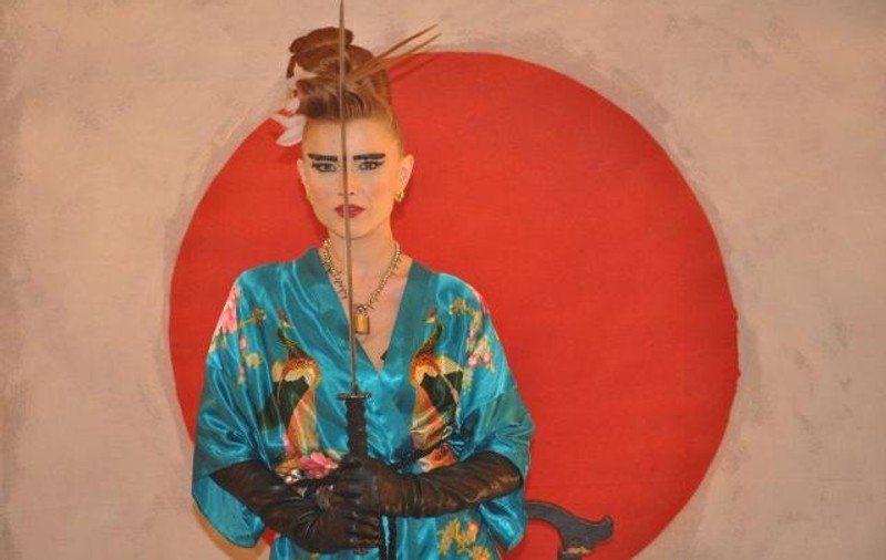Iat-o pe Elena Gheorghe aşa cum nu ai mai văzut-o! FOTO