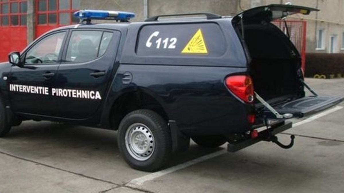 Un șofer inconștient a șicanat în trafic o mașină MAI care transporta o bombă