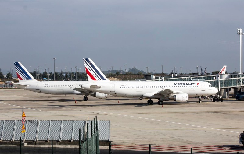 Piloţii au câştigat pentru un moment! Conducerea Air France suspendă proiectul pentru care aceştia au protestat