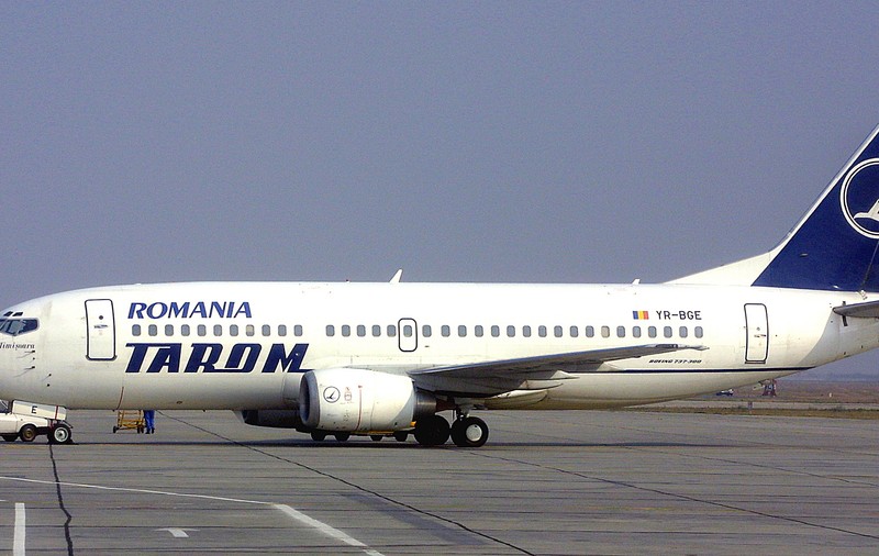 Români repatriați cu o cursă specială Tarom. Nu mai aveau resursele să rămână în Olanda