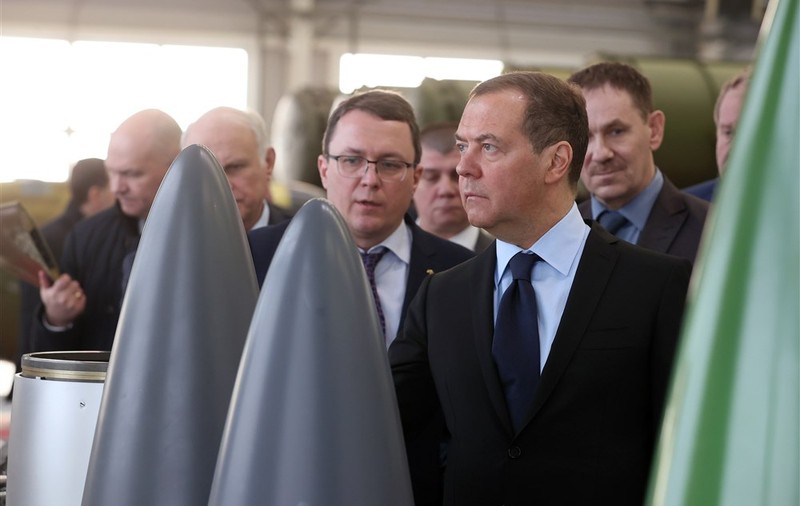 Dmitri Medvedev, amenințări în urma „unei idei a idioților din G7”. „Acordul privind cerealele și multe alte lucruri se vor termina”