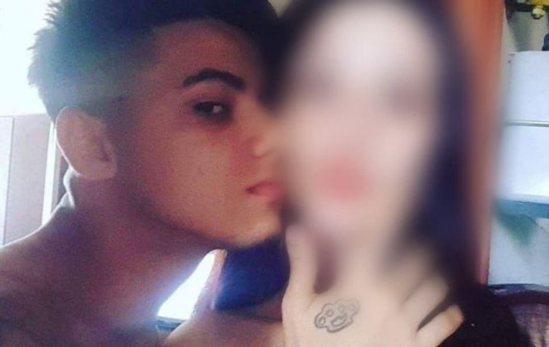 Tânărul care și-a bătut și și-a umilit iubita minoră și-a aflat sentința. A primit închisoare cu executare