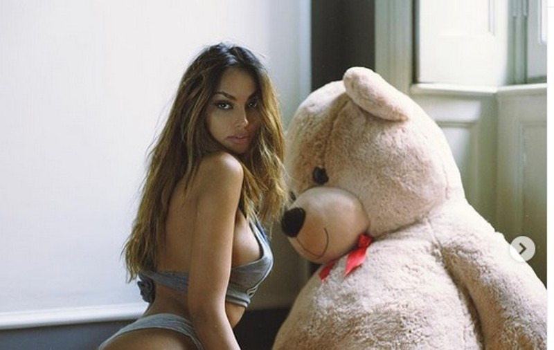 Mădălina Ghenea și Emil Rengle, mișcări senzuale pe o plajă din Mexic. Cei doi au făcut imaginile publice