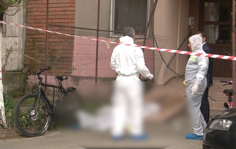 Un tânăr a fost găsit mort în apropierea unui complex studențesc din sectorul 6. Dosarul a fost preluat de cei de la Omoruri