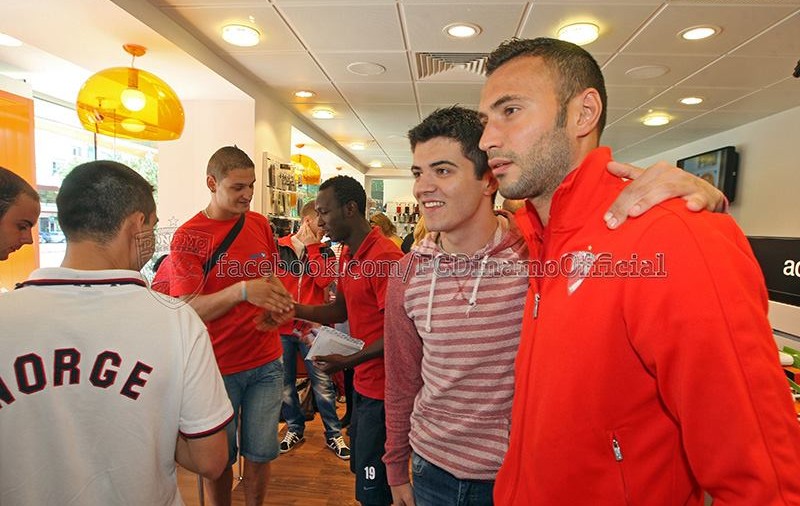 Axente a semnat cu Dinamo