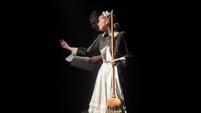 Radu Jude, la Cannes în 2026: „Jurnalul unei cameriste”, selectat în Quinzaine des Cinéastes. Critică acidă a raportului dintre Est și Vest