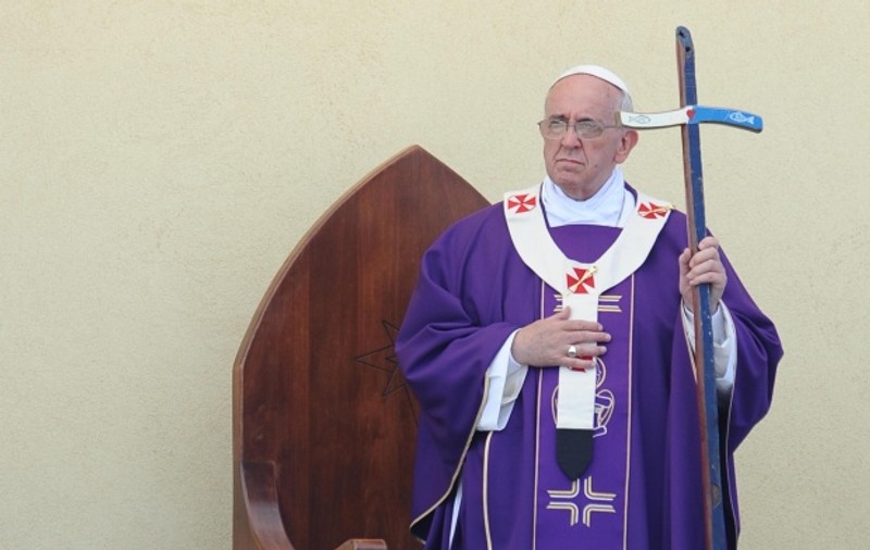 "CE MAŞINĂ AR FI CONDUS IISUS?" Cum a răspuns Papa Francisc şi ce automobil şi-a cumpărat