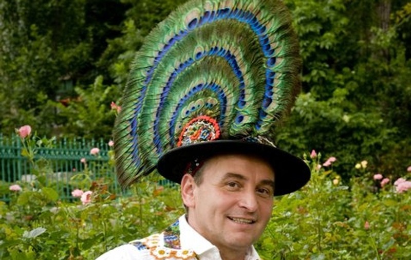 Un rapsod a ajuns secretar de stat în Ministerul Culturii. Alexandru Pugna, vicepreședintele CJ Bistrița-Năsăud, e cunoscut pentru cântecul „Bate murgu din picior”