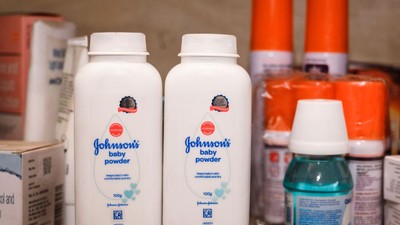 Sticle de pudră de bebeluși Johnson & Johnson