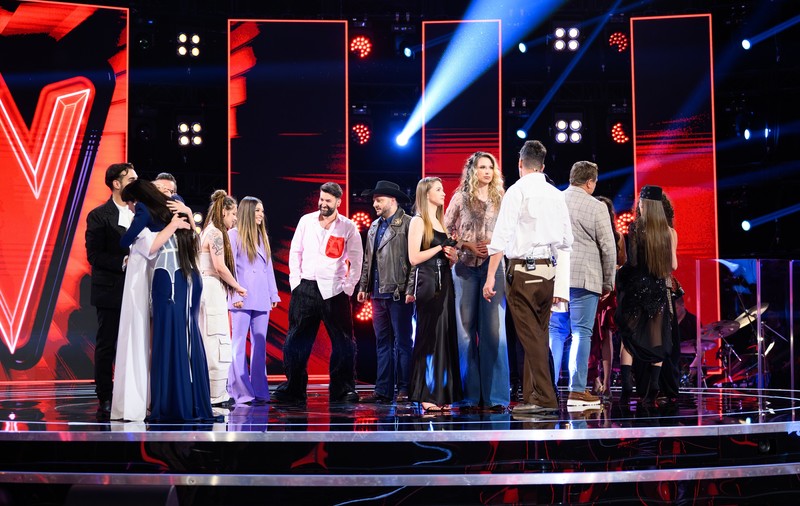 Cine sunt cei 12 concurenți care merg în etapa LIVE-urilor la Vocea României 2025