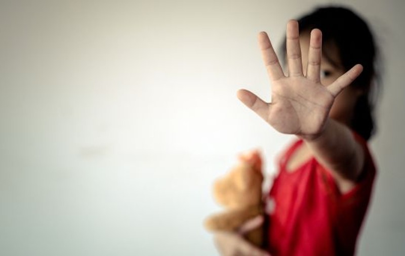Răzbunarea unei mame: l-a omorât pe cel care i-ar fi violat fiica de 4 ani